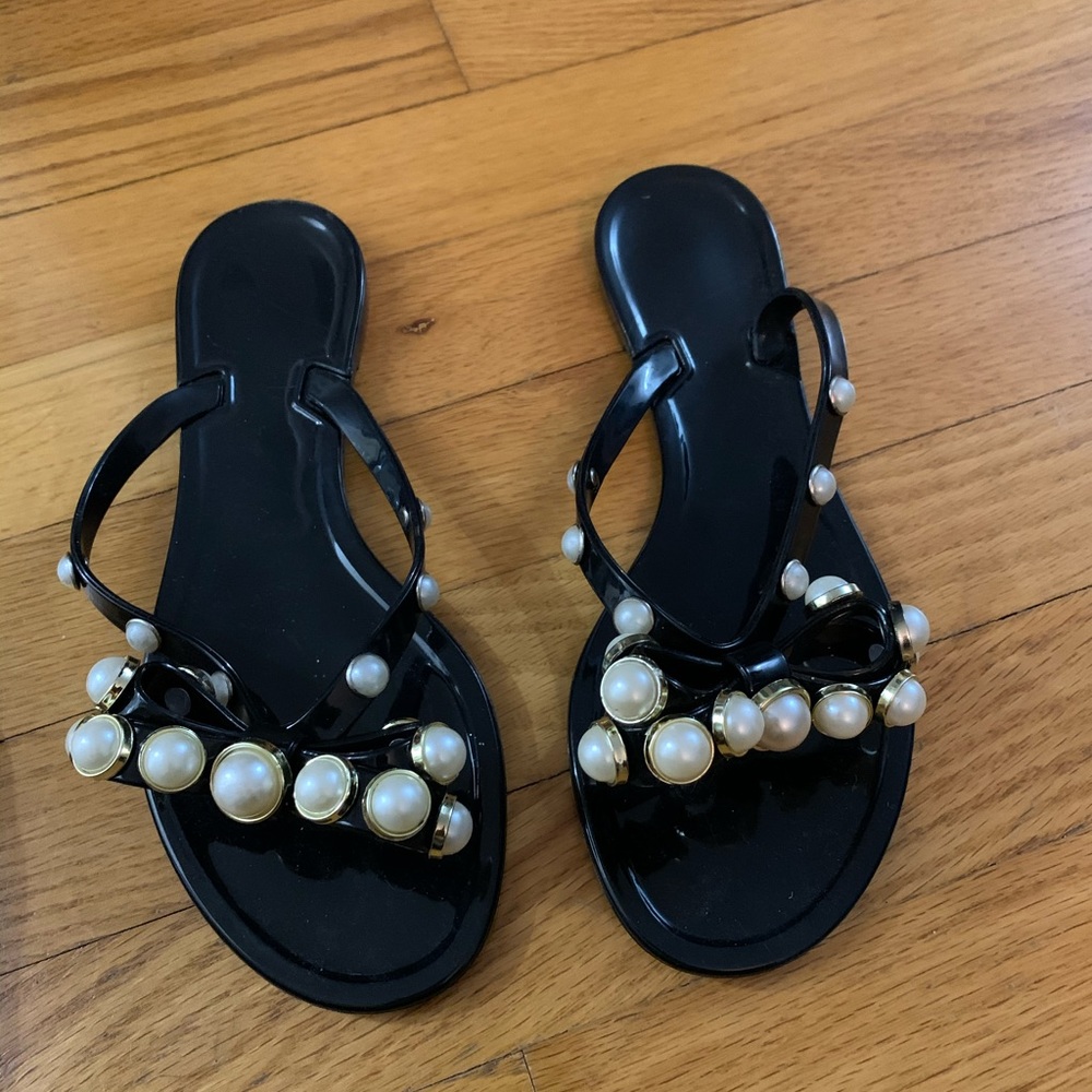 Faux Pearl Bow Flip Flops - Picture 4 of 5